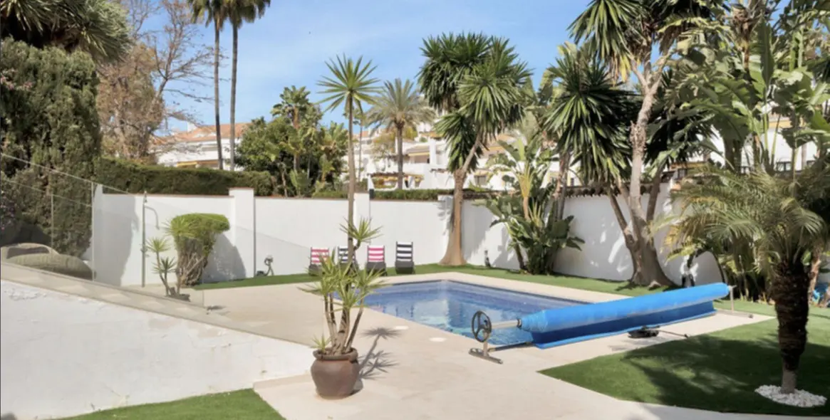 Long-term rent of detached villa in Nueva Andalucía 16