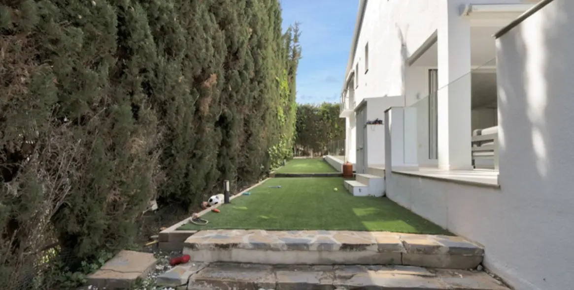 Long-term rent of detached villa in Nueva Andalucía 17