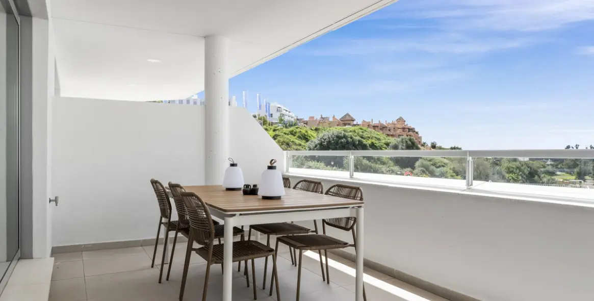Long-term rent of middle floor apartment in Cancelada 4