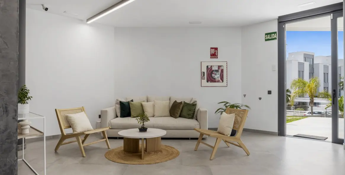 Long-term rent of middle floor apartment in Cancelada 10