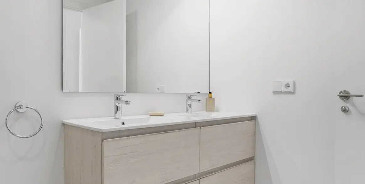 Long-term rent of middle floor apartment in Cancelada 16
