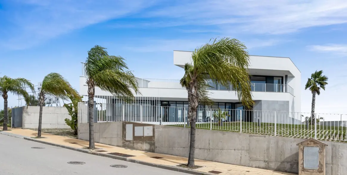 Long-term rent of middle floor apartment in Cancelada 27