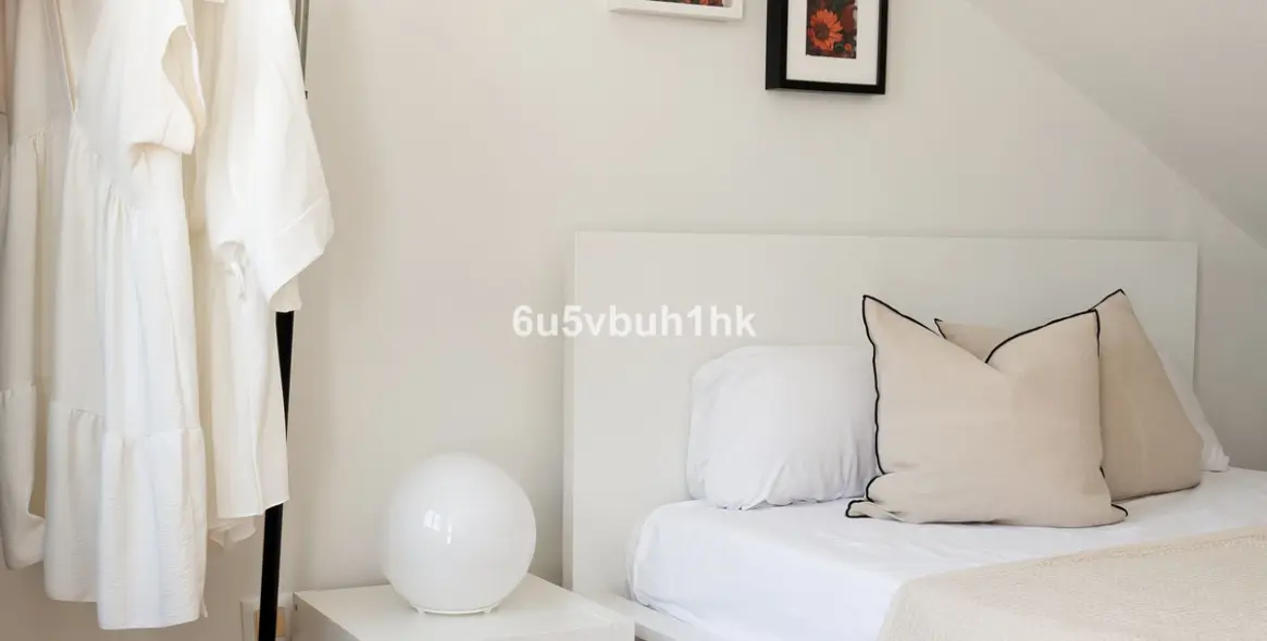 Продажа двухуровневых апартаментов в Málaga 10