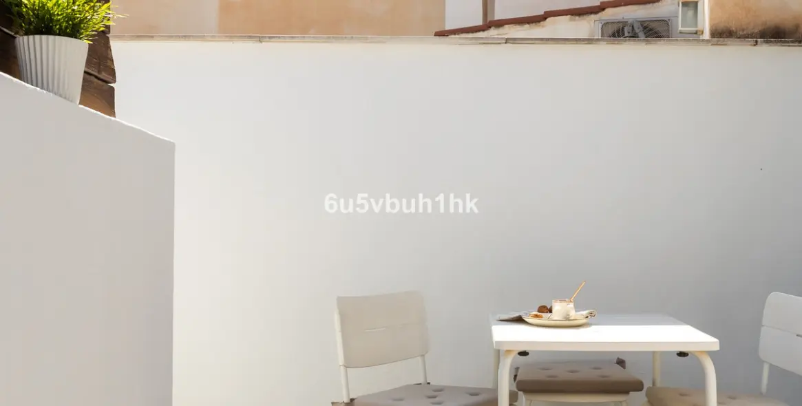 Продажа двухуровневых апартаментов в Málaga 11