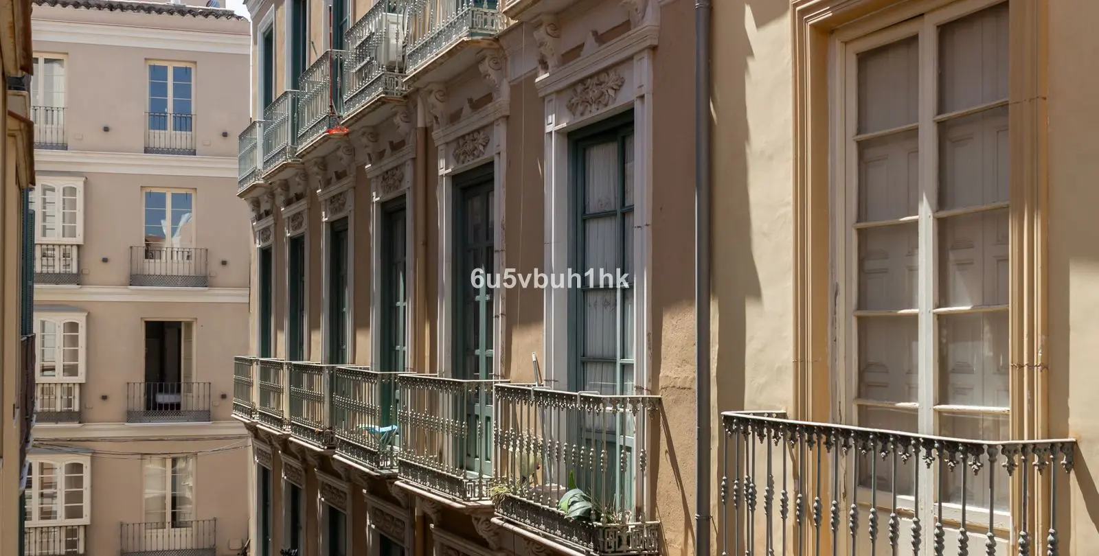 Продажа двухуровневых апартаментов в Málaga 5