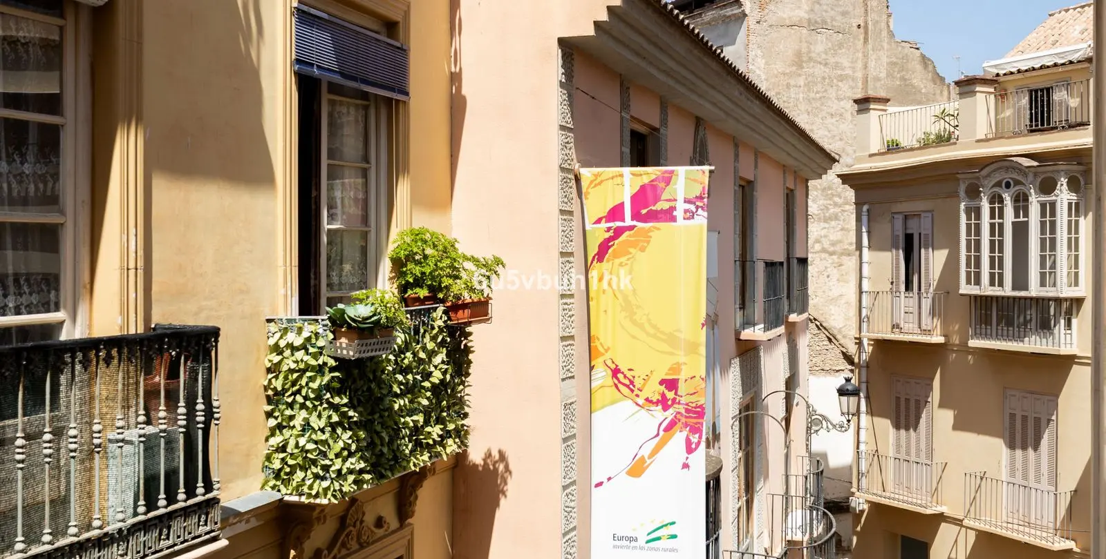Продажа двухуровневых апартаментов в Málaga 22