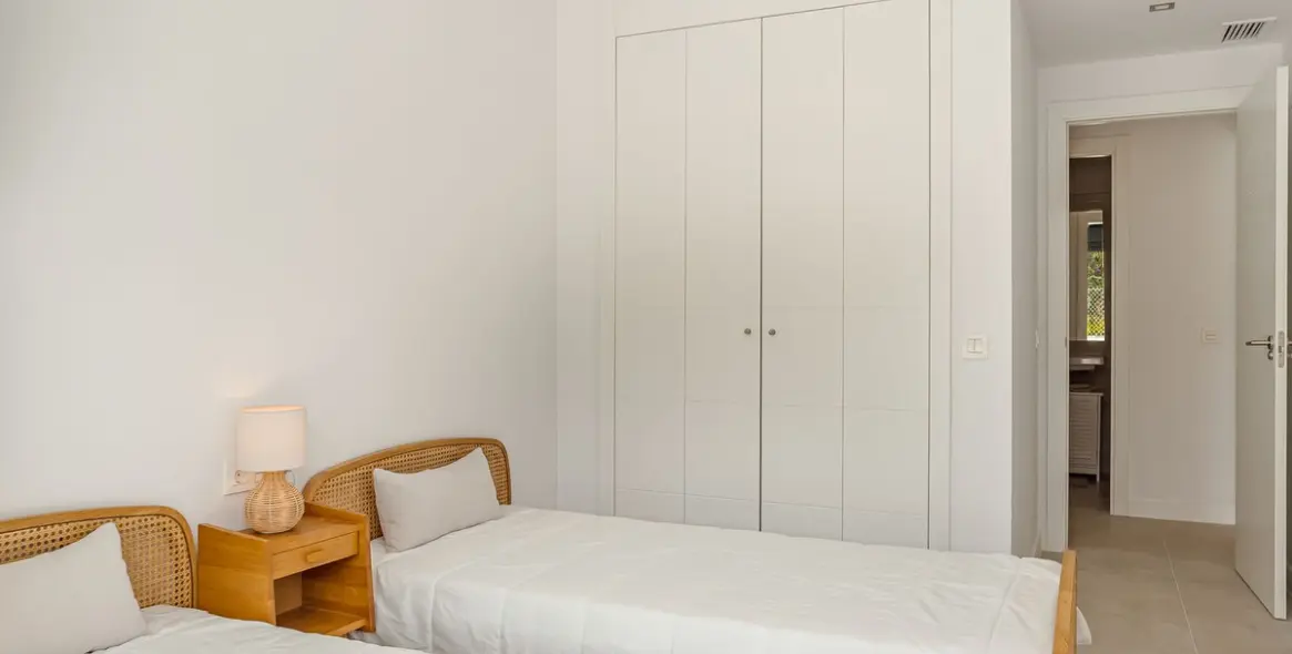 Sale of ground floor apartment in Mijas Costa 26