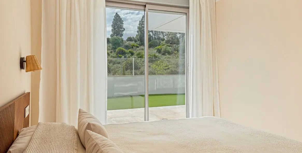 Sale of ground floor apartment in Mijas Costa 32
