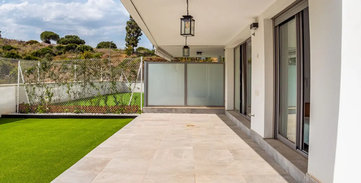 Sale of ground floor apartment in Mijas Costa 36