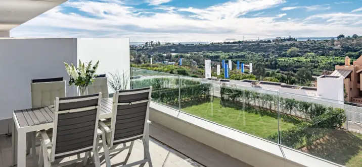 Sale of middle floor apartment in Cancelada 3