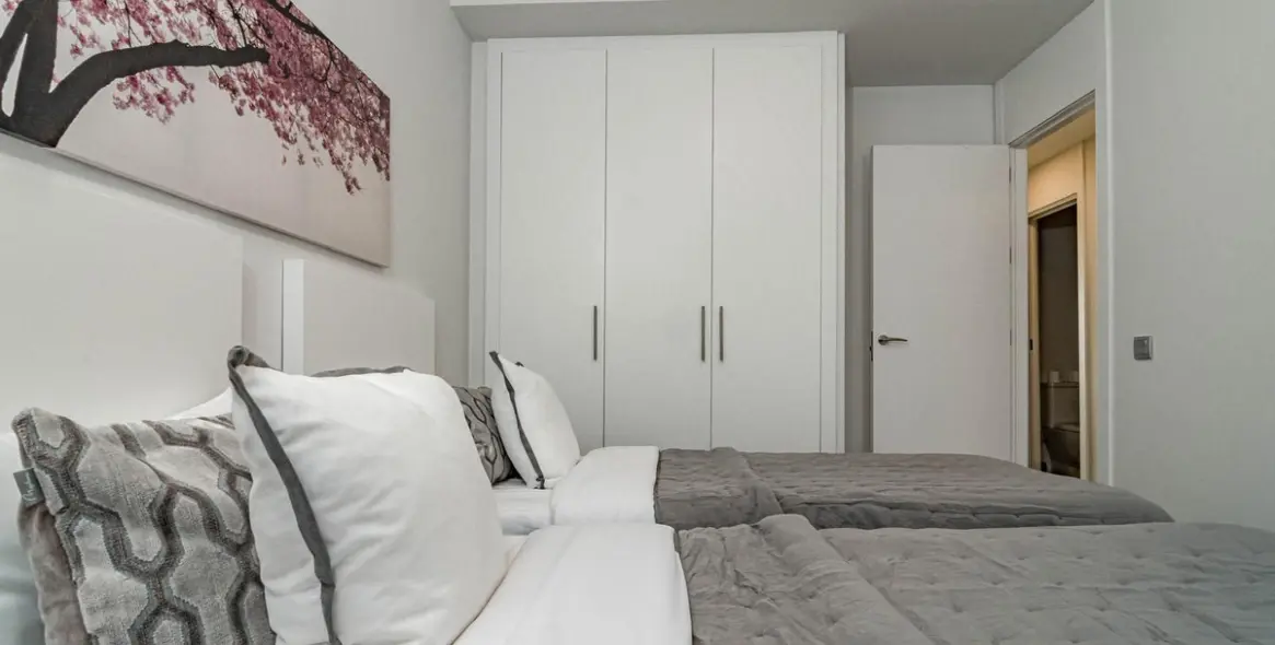 Sale of middle floor apartment in Cancelada 9
