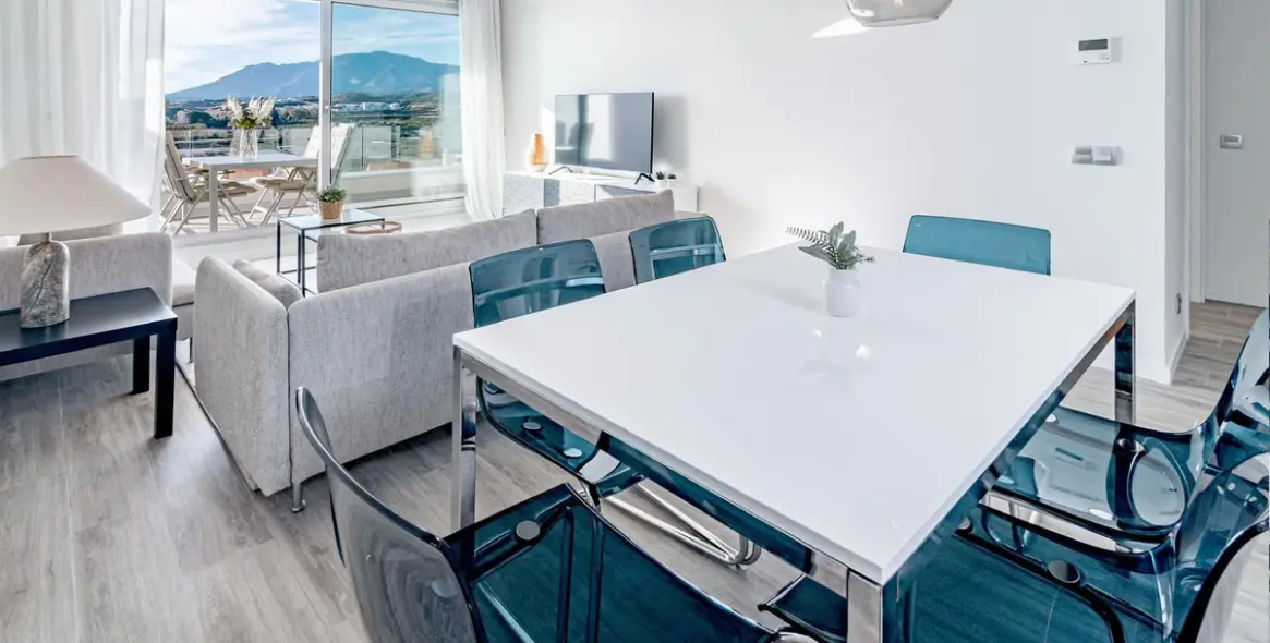 Sale of middle floor apartment in Cancelada 21