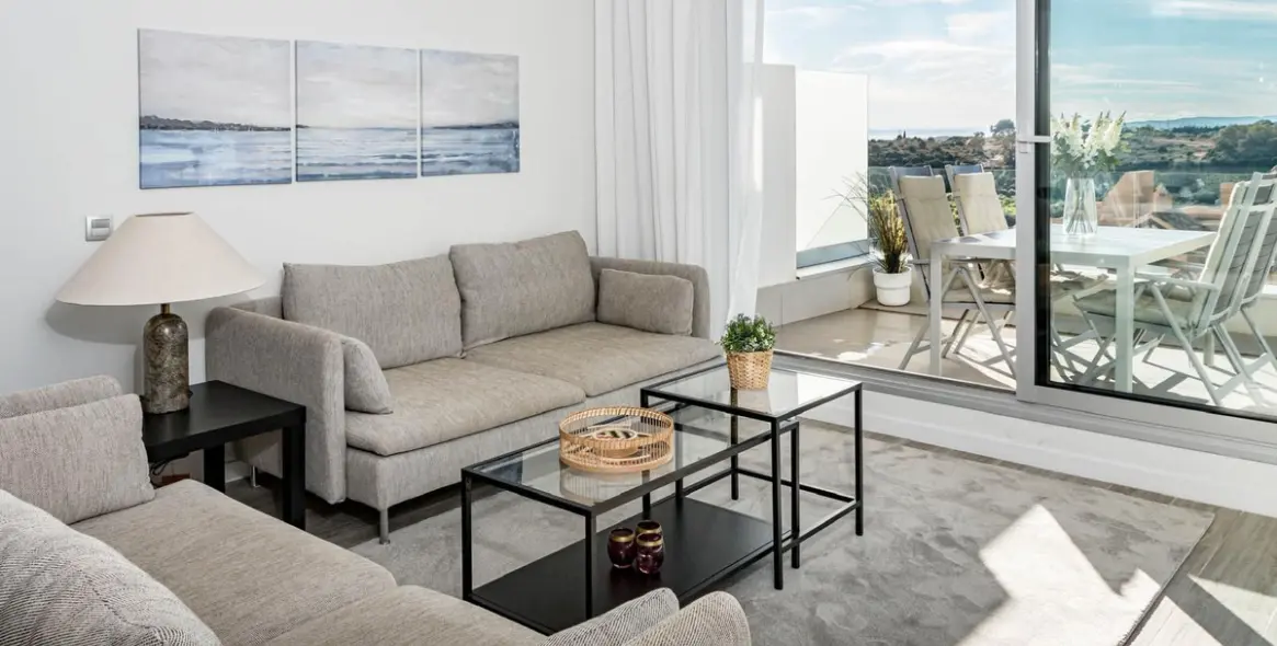 Sale of middle floor apartment in Cancelada 23