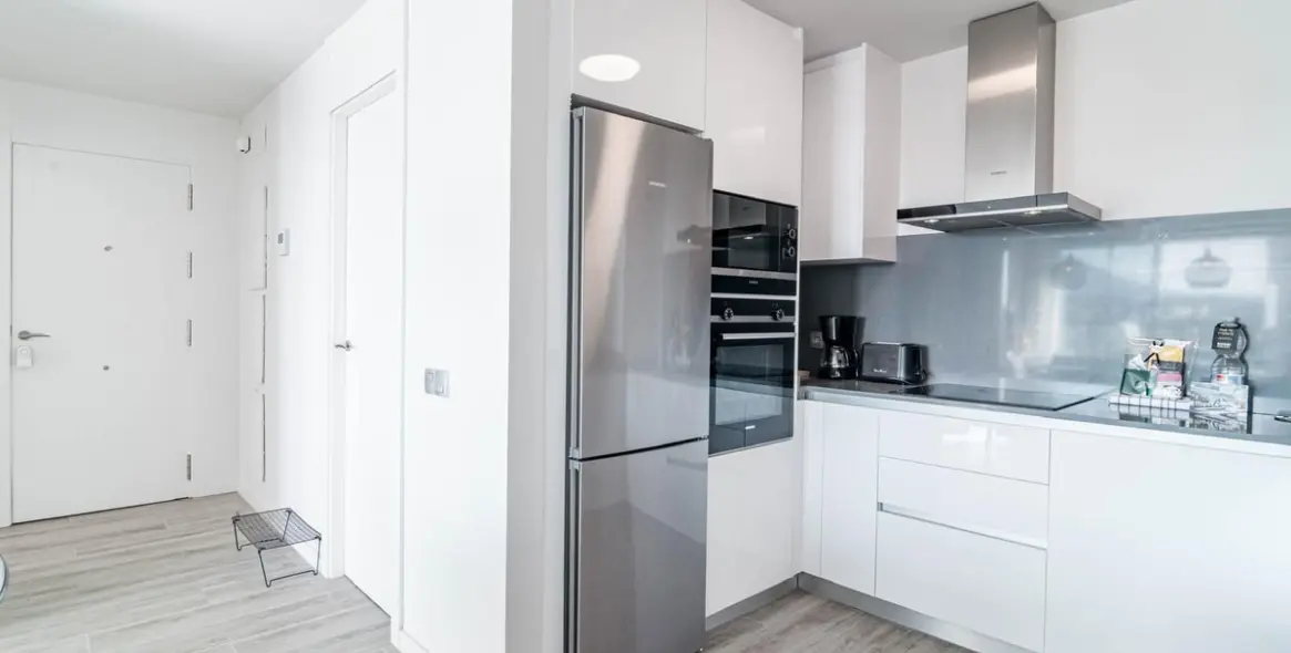 Sale of middle floor apartment in Cancelada 25