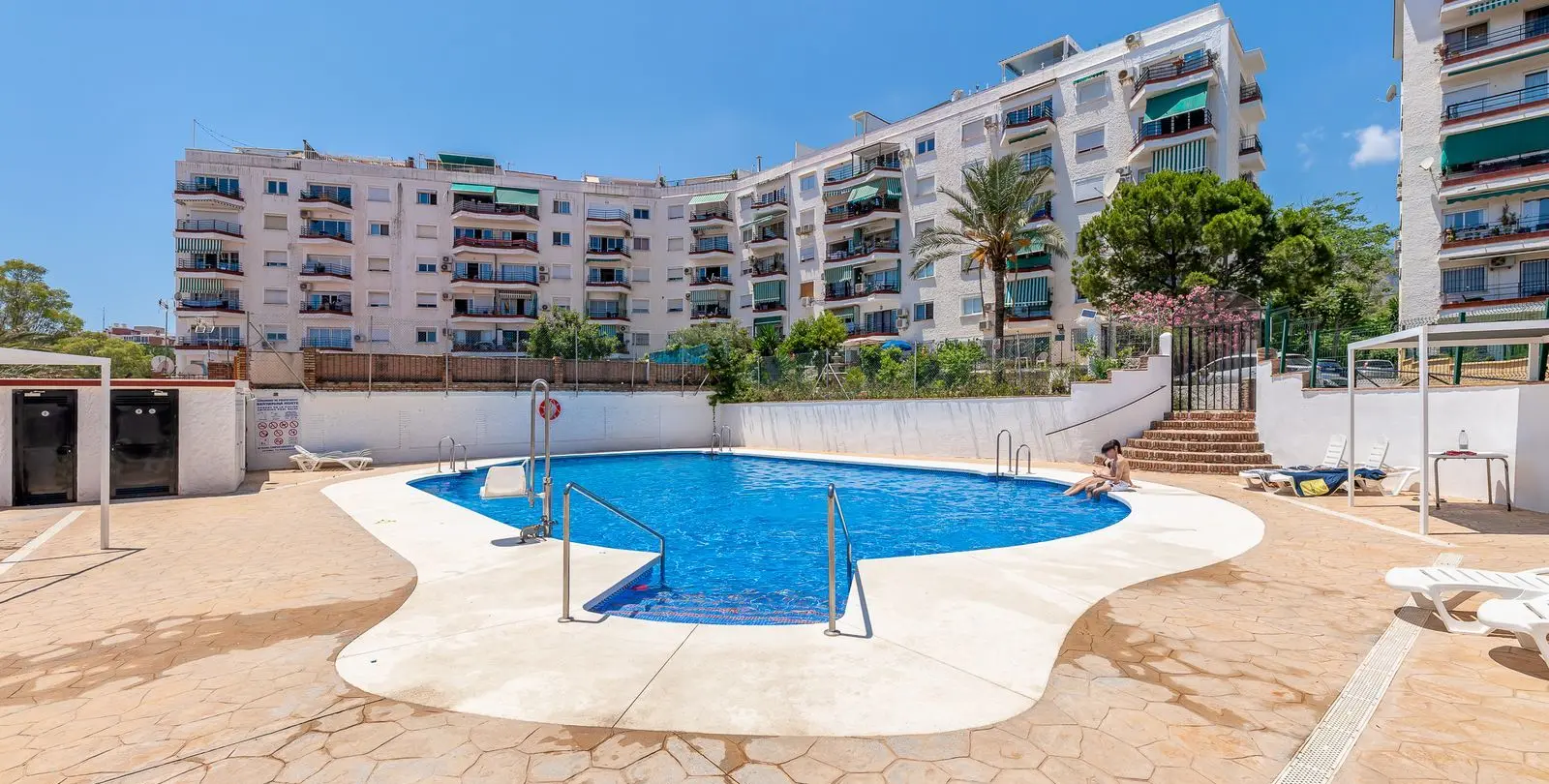 Sale of penthouse duplex in Torremolinos 2