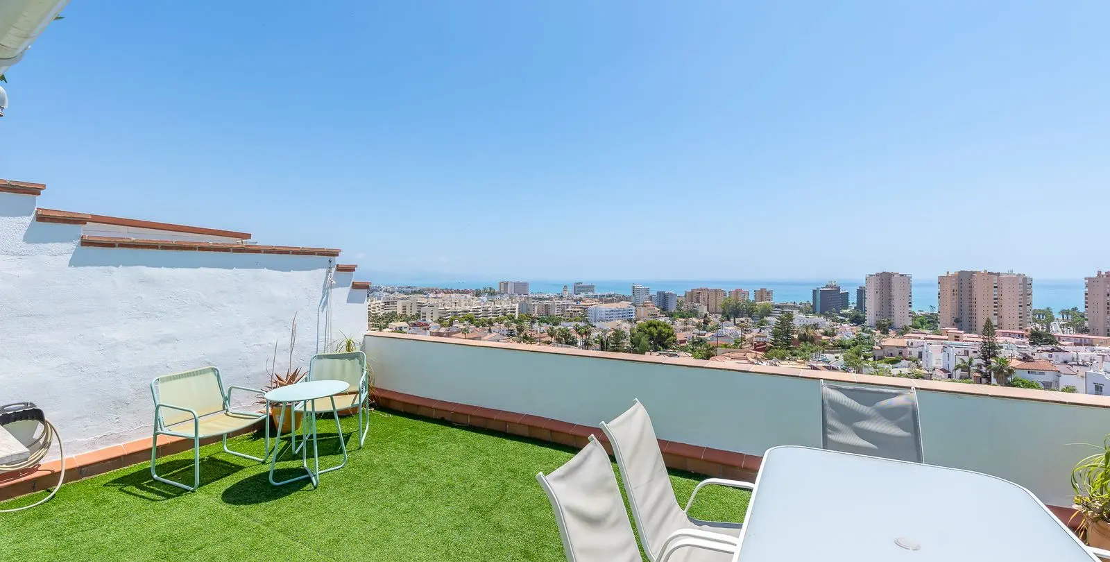Sale of penthouse duplex in Torremolinos 3