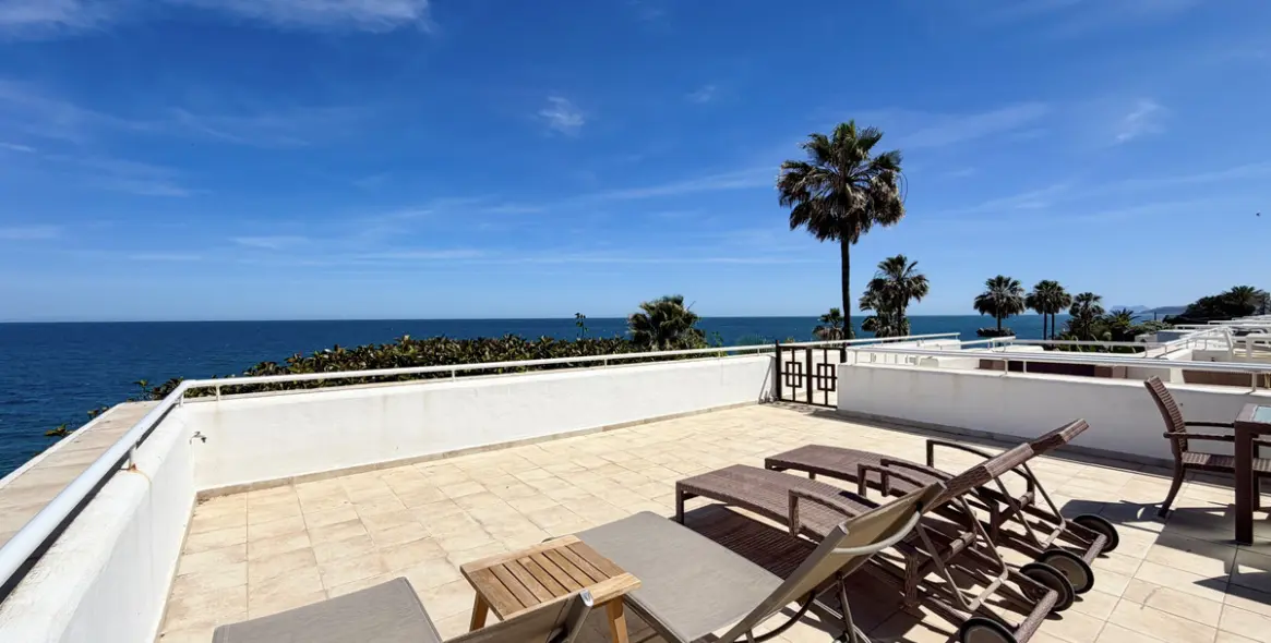 Продажа апартаментов на среднем этаже в Estepona 1