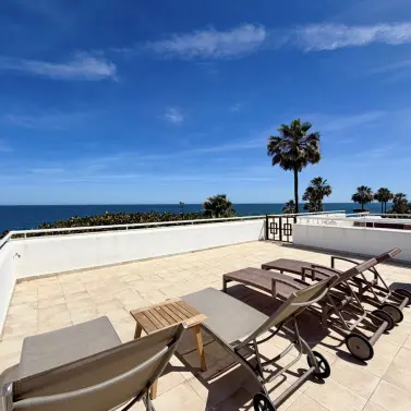 Продажа апартаментов на среднем этаже в Estepona