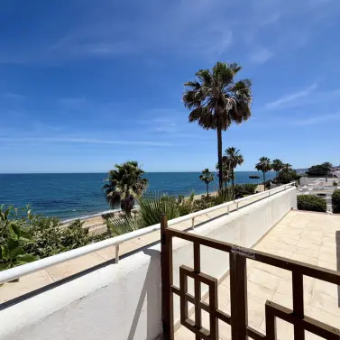 Продажа апартаментов на среднем этаже в Estepona