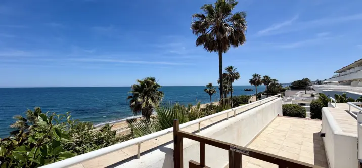 Продажа апартаментов на среднем этаже в Estepona 1