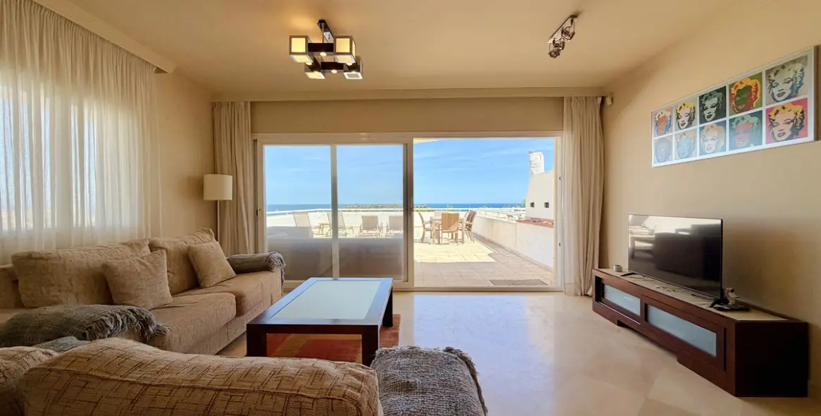 Продажа апартаментов на среднем этаже в Estepona 3