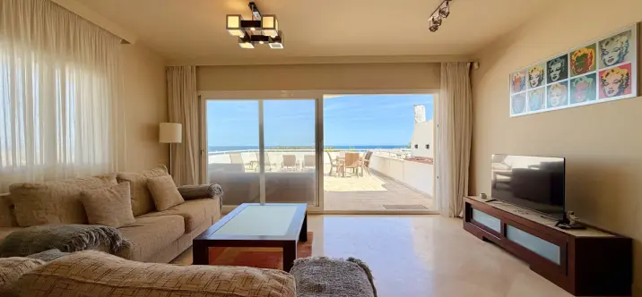 Продажа апартаментов на среднем этаже в Estepona 2