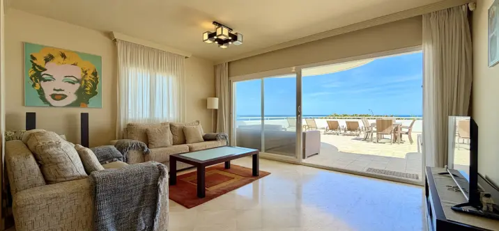 Продажа апартаментов на среднем этаже в Estepona 3