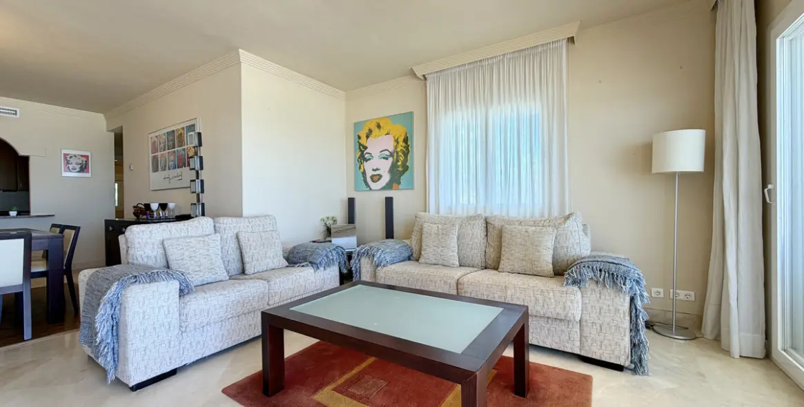 Продажа апартаментов на среднем этаже в Estepona 5