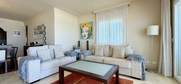 Продажа апартаментов на среднем этаже в Estepona 4