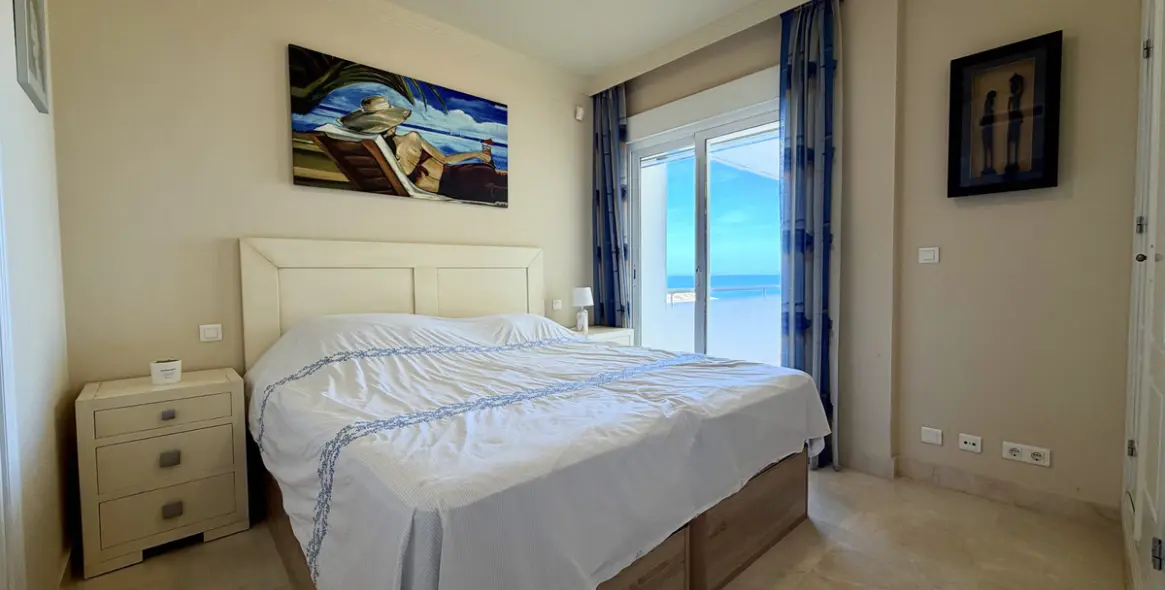 Продажа апартаментов на среднем этаже в Estepona 9