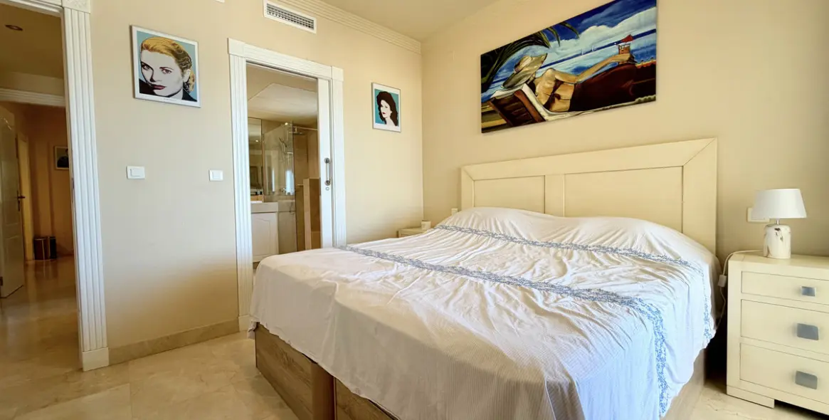 Продажа апартаментов на среднем этаже в Estepona 11