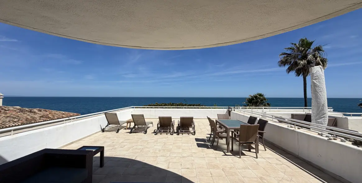 Продажа апартаментов на среднем этаже в Estepona 16