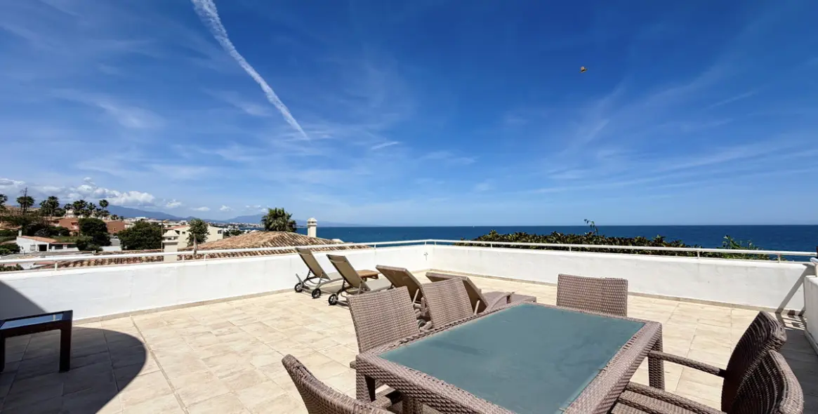 Продажа апартаментов на среднем этаже в Estepona 17