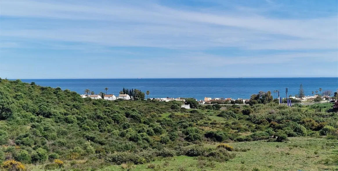Venta de ático dúplex en Estepona 1