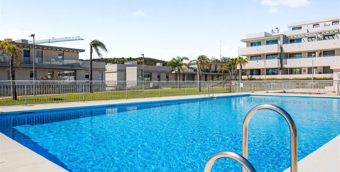 Venta de ático dúplex en Estepona 43