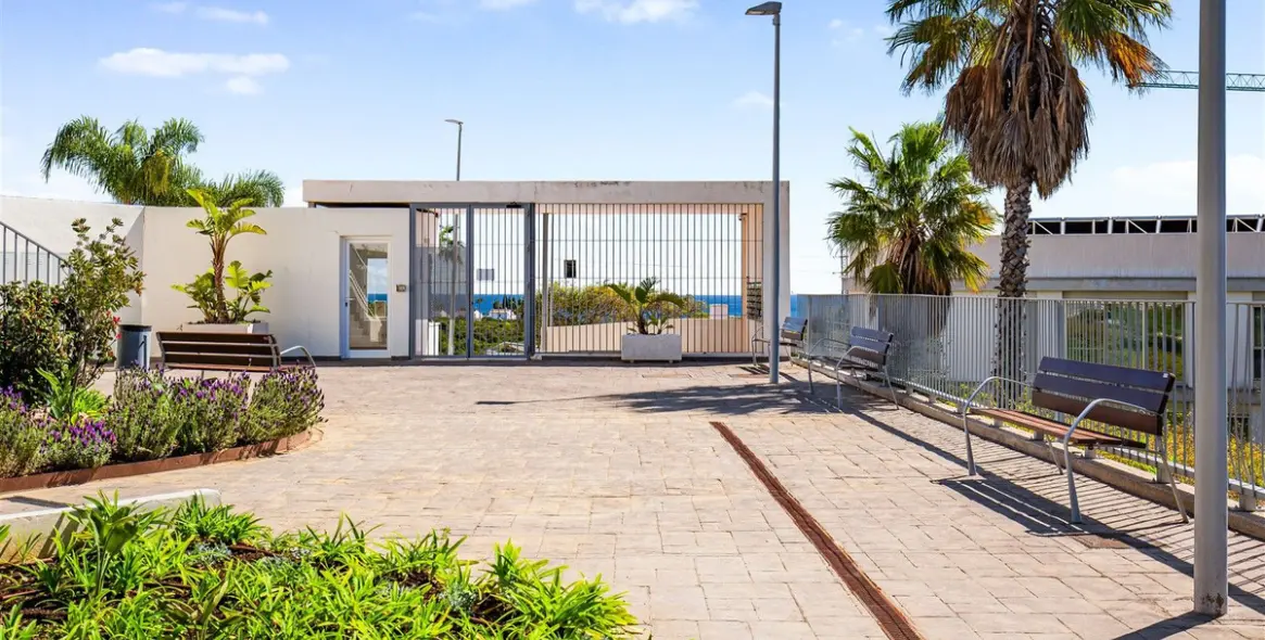 Venta de ático dúplex en Estepona 51