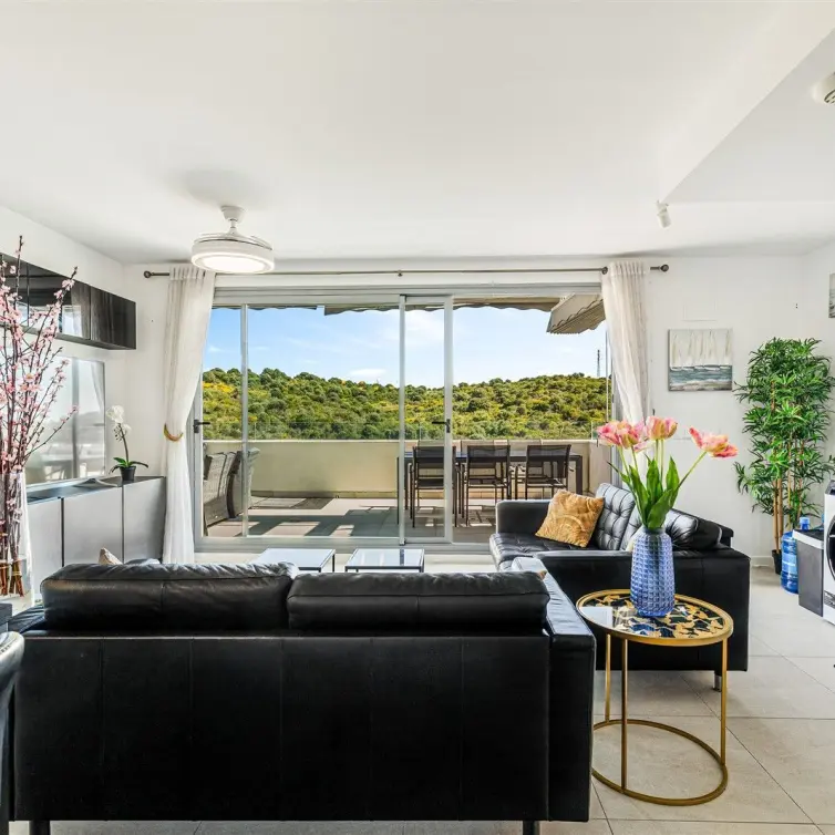 Venta de ático dúplex en Estepona