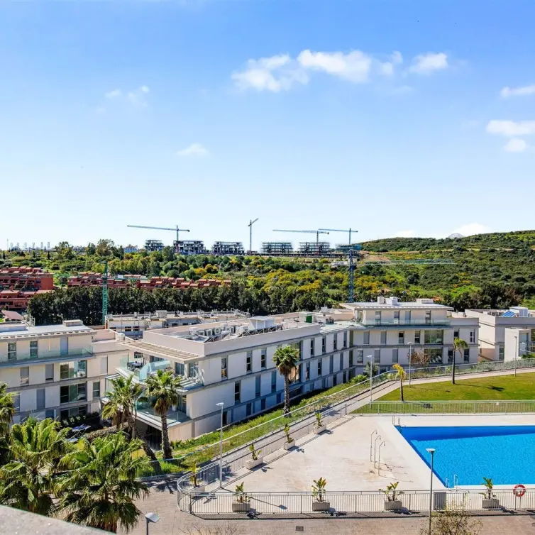 Venta de ático dúplex en Estepona