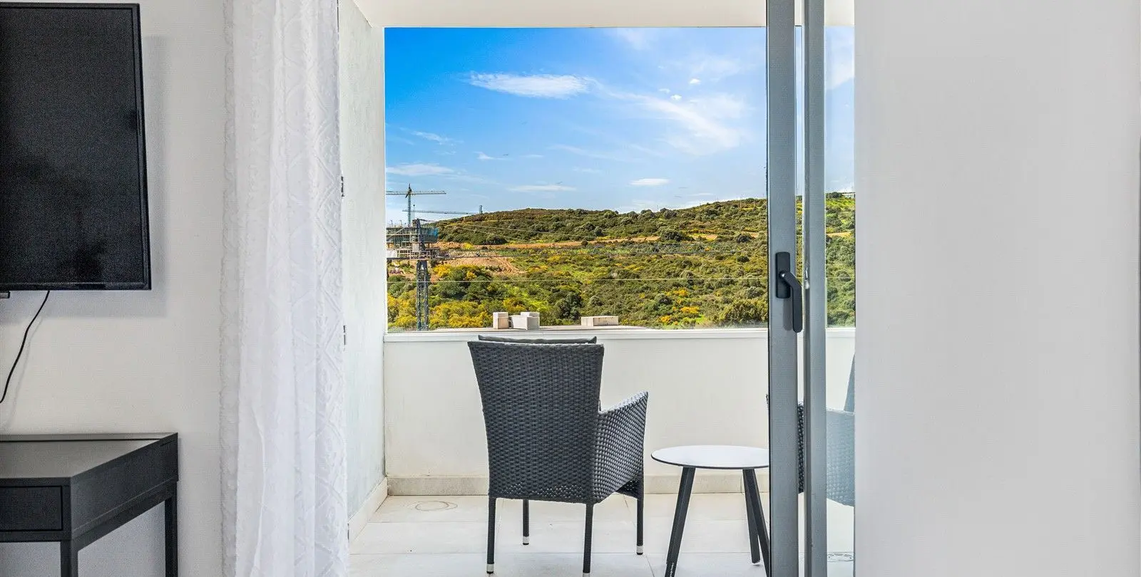 Продажа двухуровневого пентхауса в Estepona 32