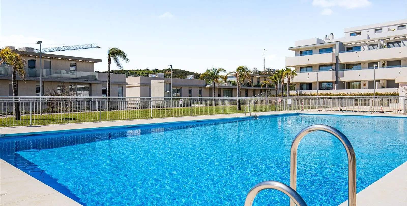 Продажа двухуровневого пентхауса в Estepona 41