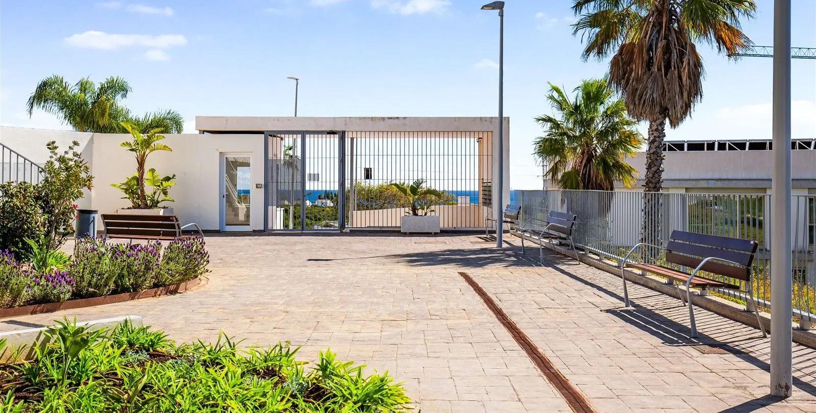 Продажа двухуровневого пентхауса в Estepona 45