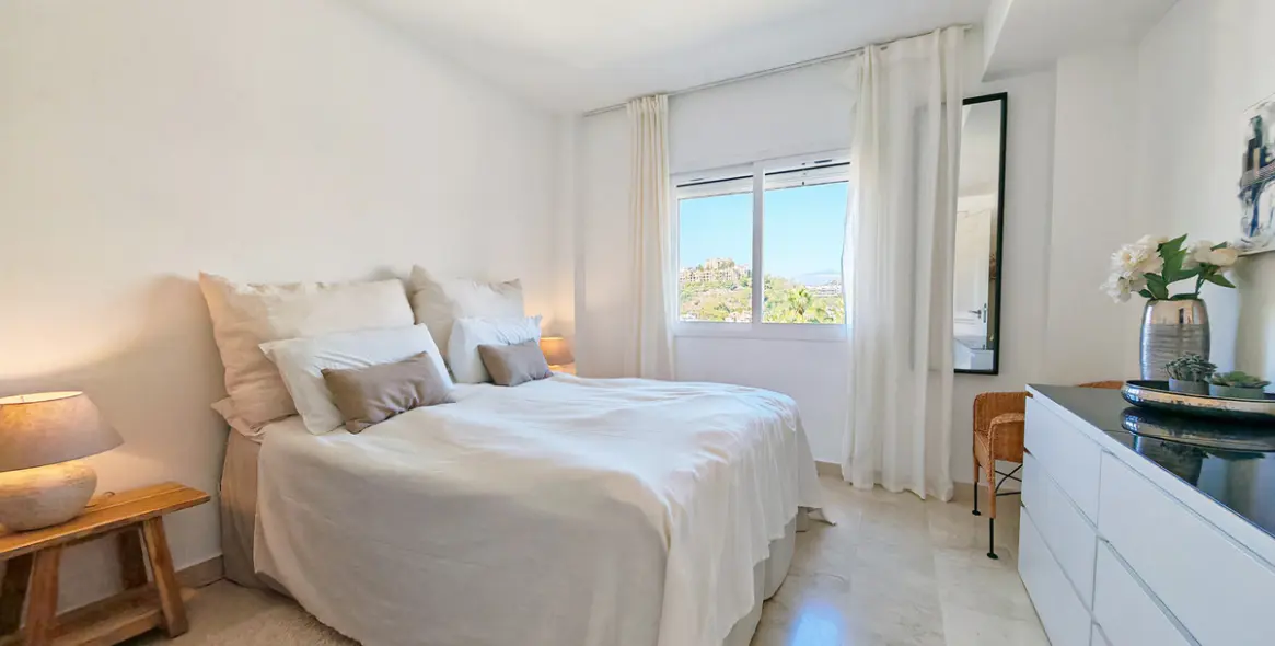 Sale of penthouse duplex in Benahavís 11