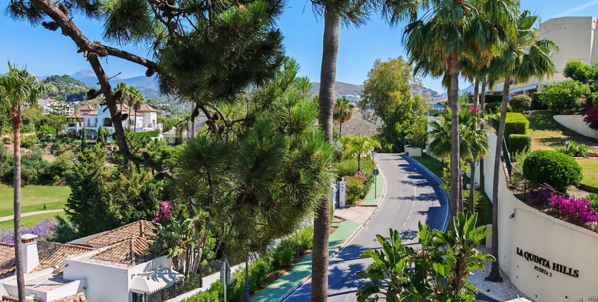 Sale of penthouse duplex in Benahavís 16