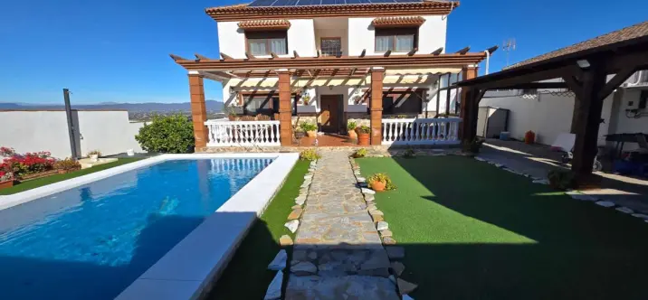 Sale of detached villa in Alhaurín de la Torre 0
