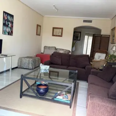 Sale of middle floor apartment in Puerto Banús