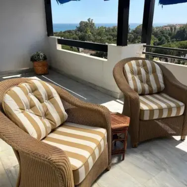 Sale of middle floor apartment in Puerto Banús