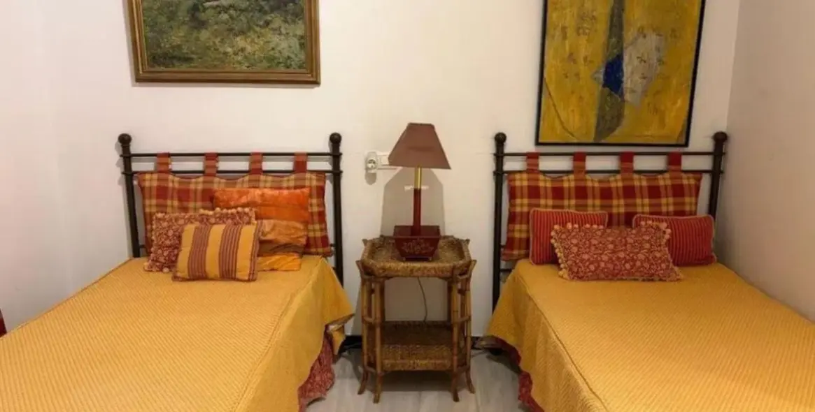 Sale of middle floor apartment in Puerto Banús 7