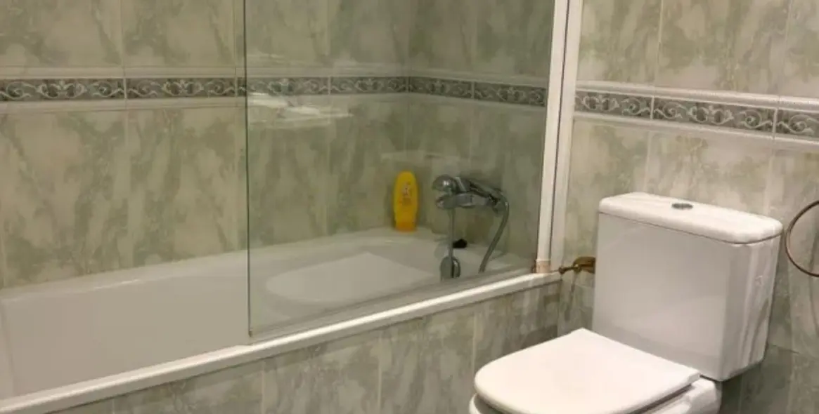 Sale of middle floor apartment in Puerto Banús 12
