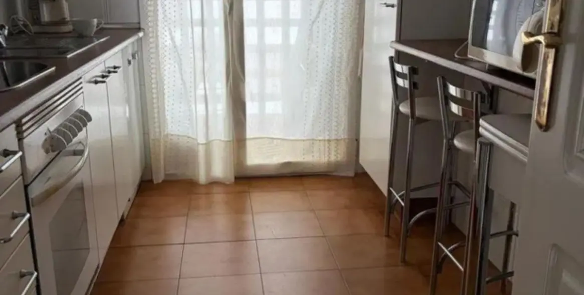 Sale of middle floor apartment in Puerto Banús 13