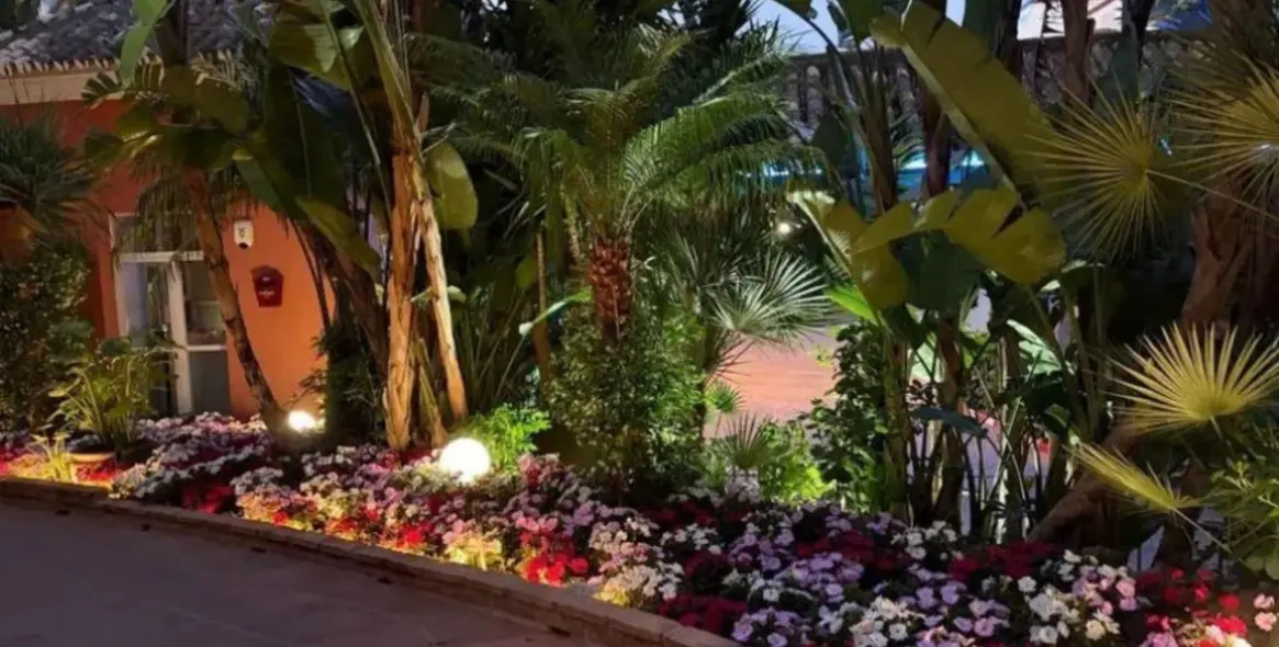 Sale of middle floor apartment in Puerto Banús 15